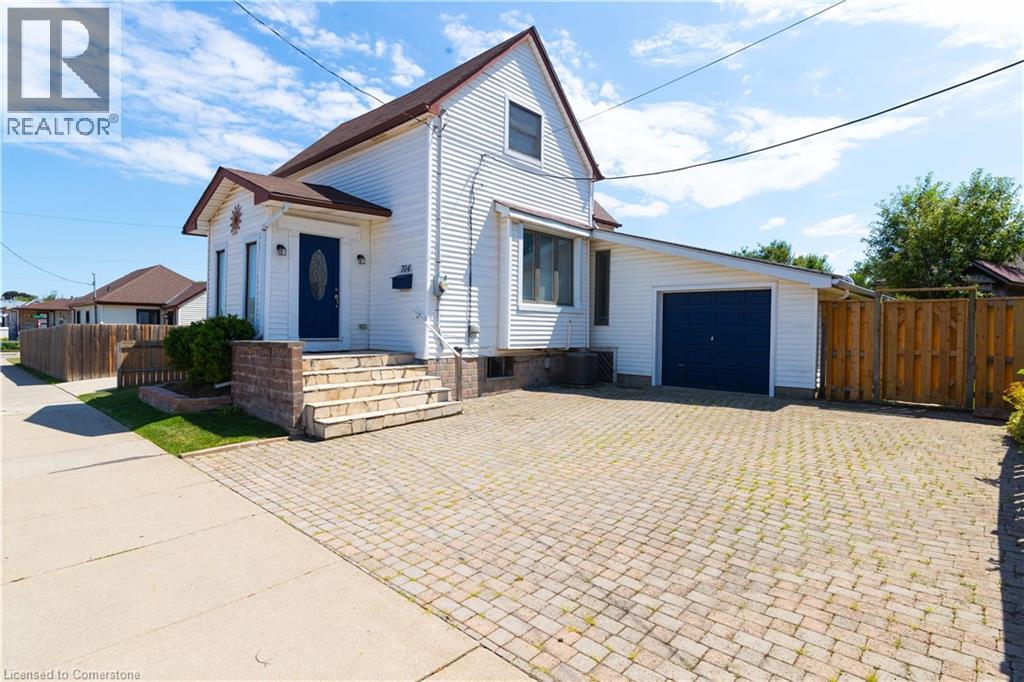 704 Roxborough Ave, Hamilton, ON L8H 1S5