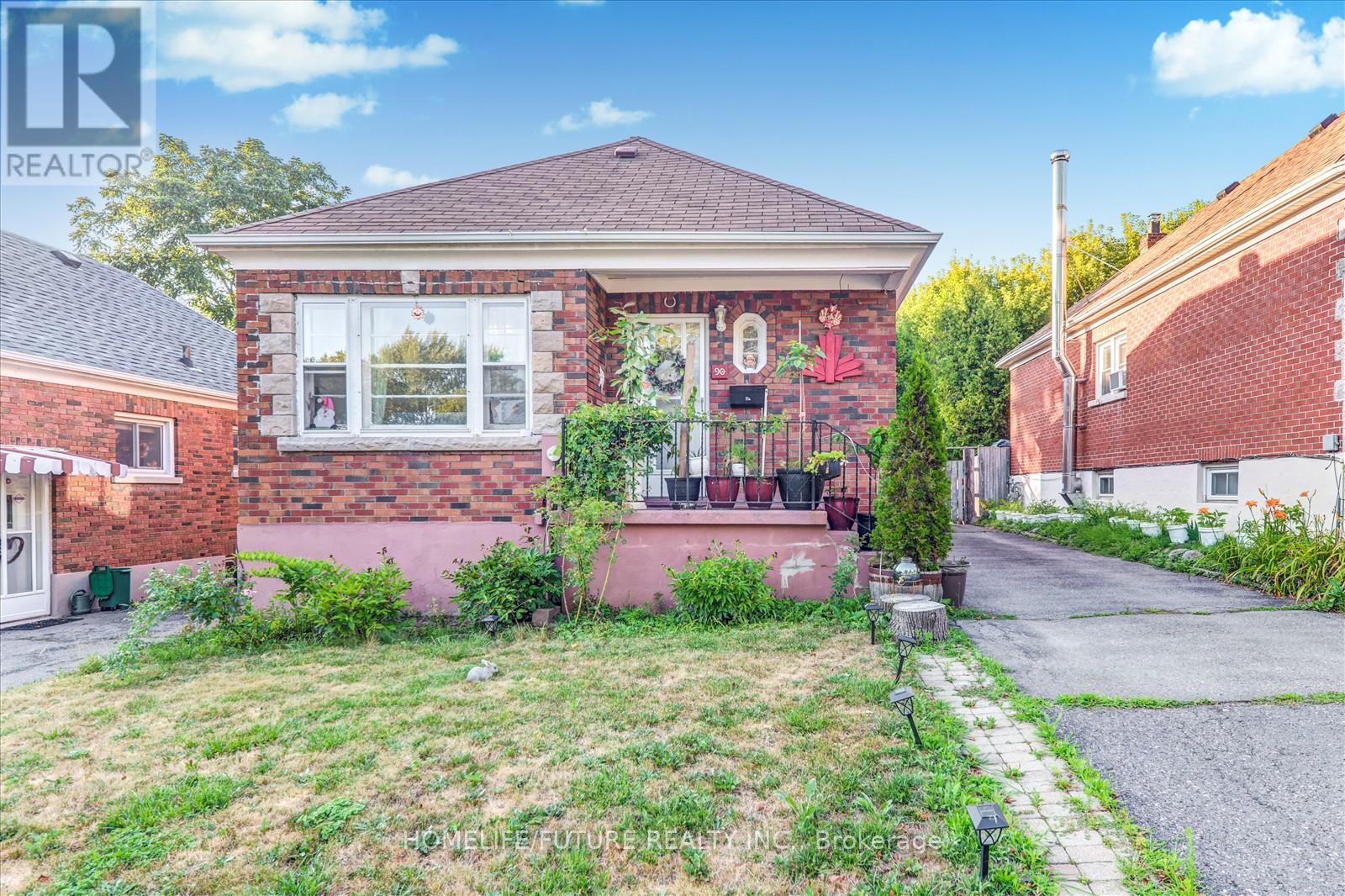 90 Quebec St, Oshawa, ON L1H 2K5