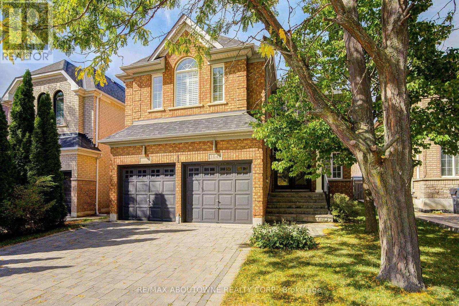 3041 Caulfield Cres, Mississauga, ON L5M 6J7