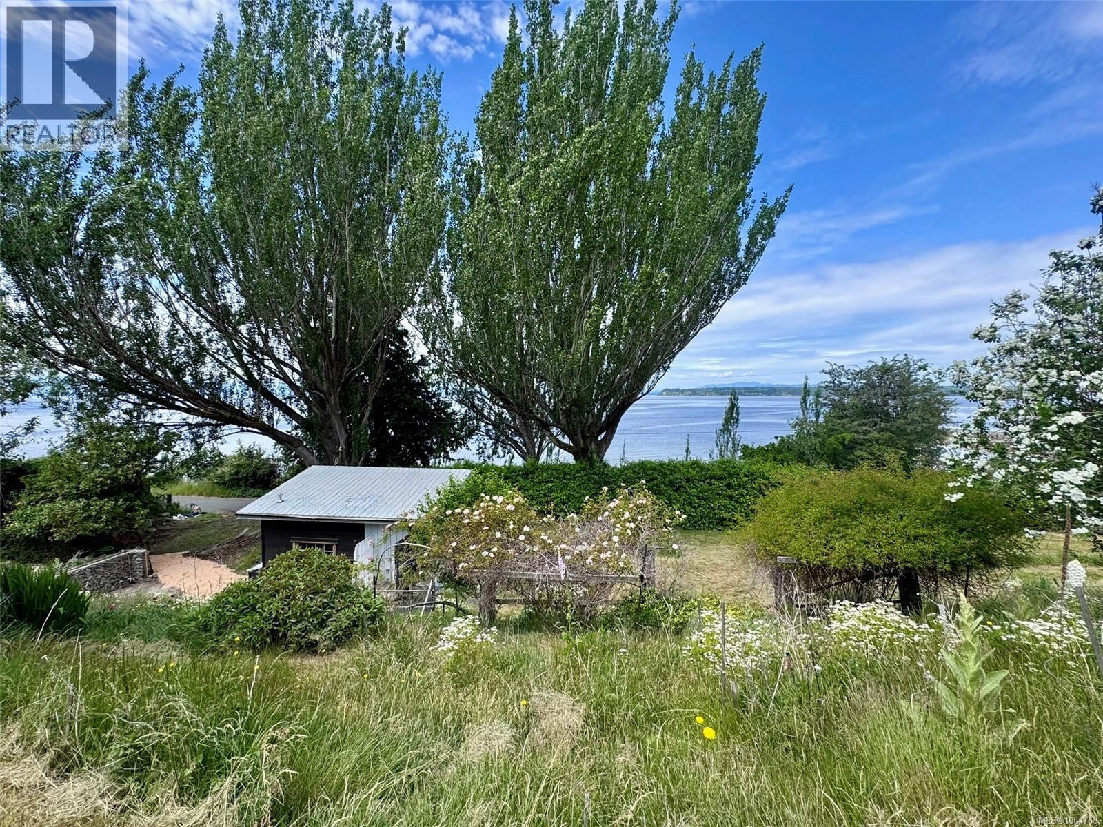 482 Smelt Bay Rd, Cortes Island, BC V0P 1K0