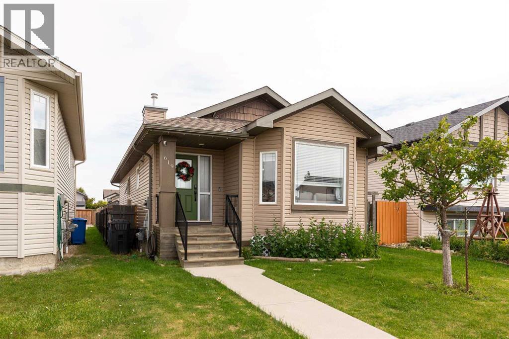 619 Florence Ho Leong Cres N, Lethbridge, AB T1H 5M6