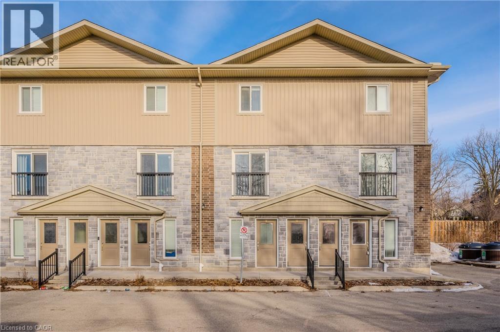 122 Courtland Avenue E Unit 11, Kitchener, ON N2G 0B8