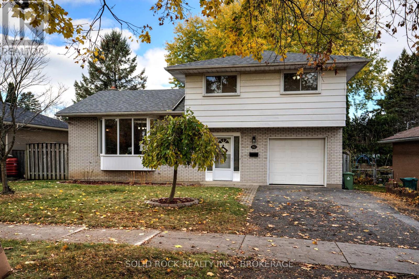 82 Queen Mary Rd, Kingston, ON K7M 2A5