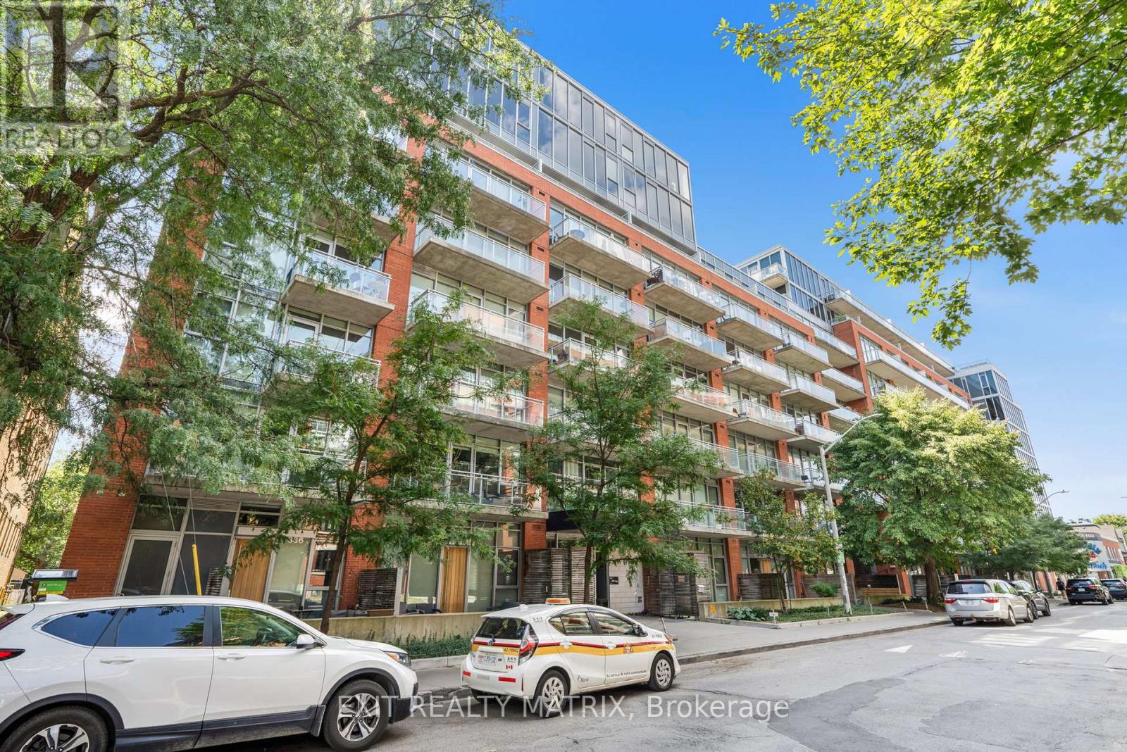 749 340 Mcleod St, Ottawa, ON K2P 1A4