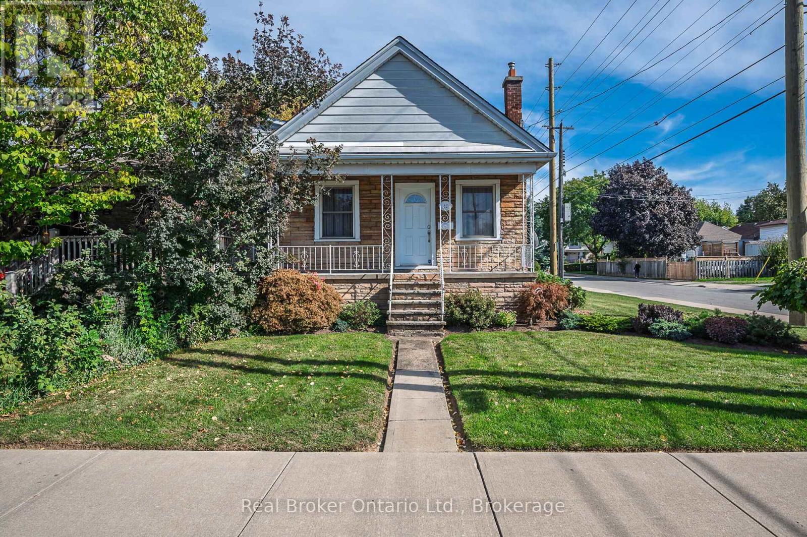 62 Wexford Ave N, Hamilton, ON L8H 4M4