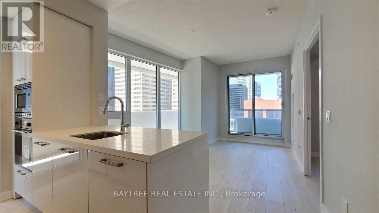 809 2221 Yonge St, Toronto, ON M4S 0B8