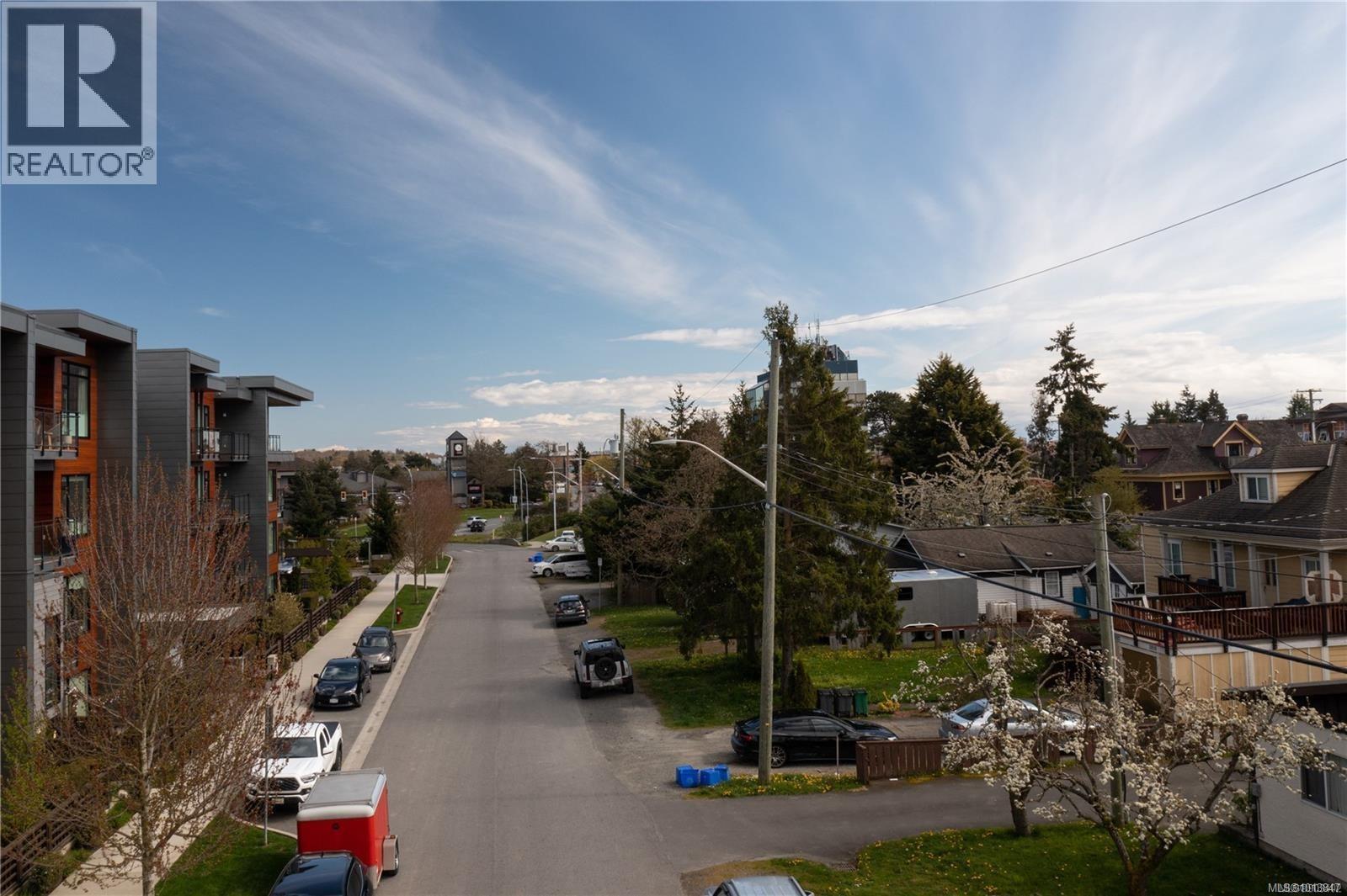 3814 Rowland Ave, Saanich, BC V8Z 4C5