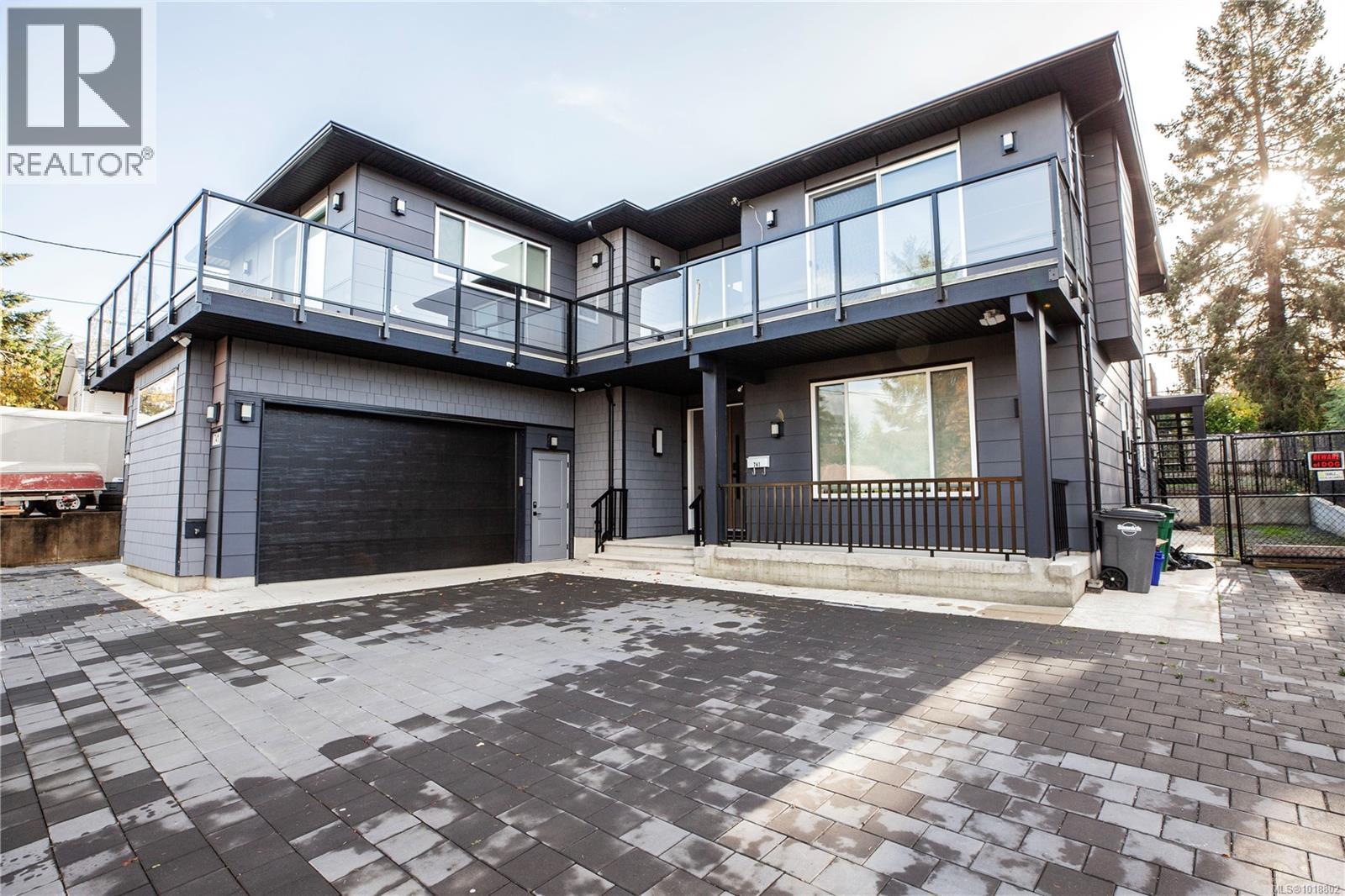 741 Snowdrop Ave, Saanich, BC V8Z 2N3