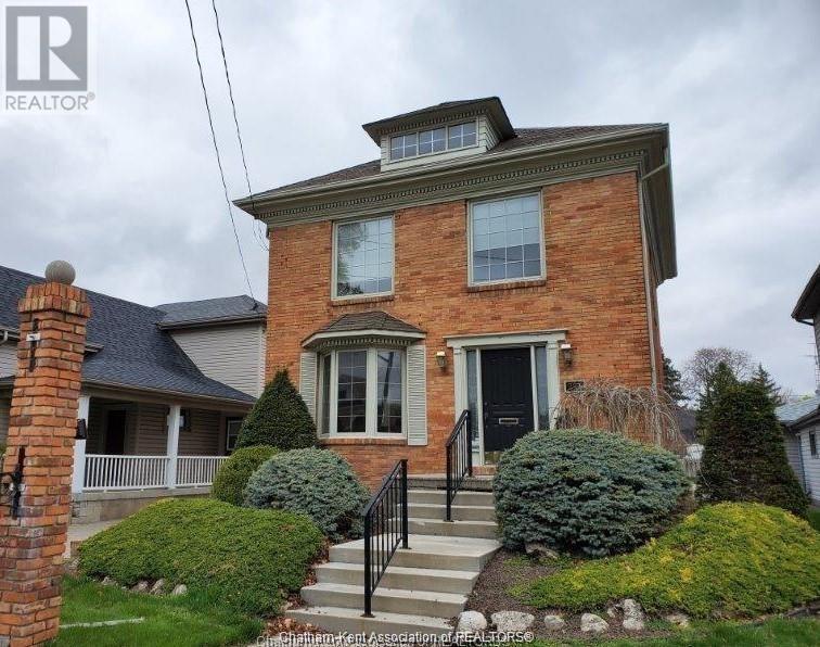 257 St Clair St, Chatham-Kent, ON N7L 3J8