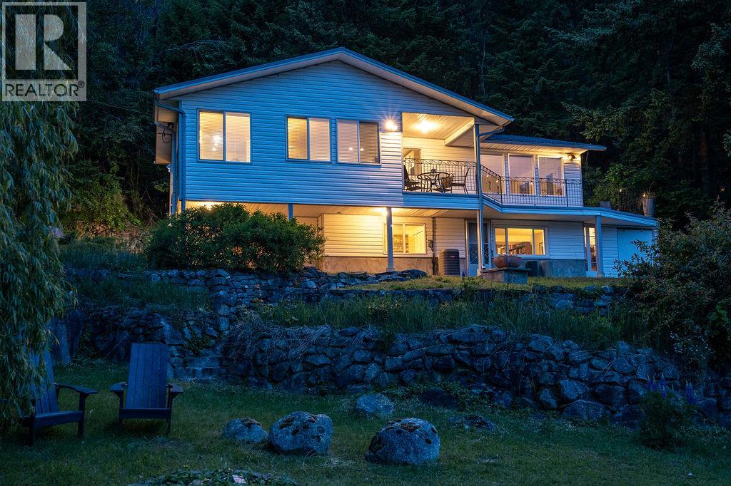164 Johnstone Rd, Nelson, BC V1L 6H9