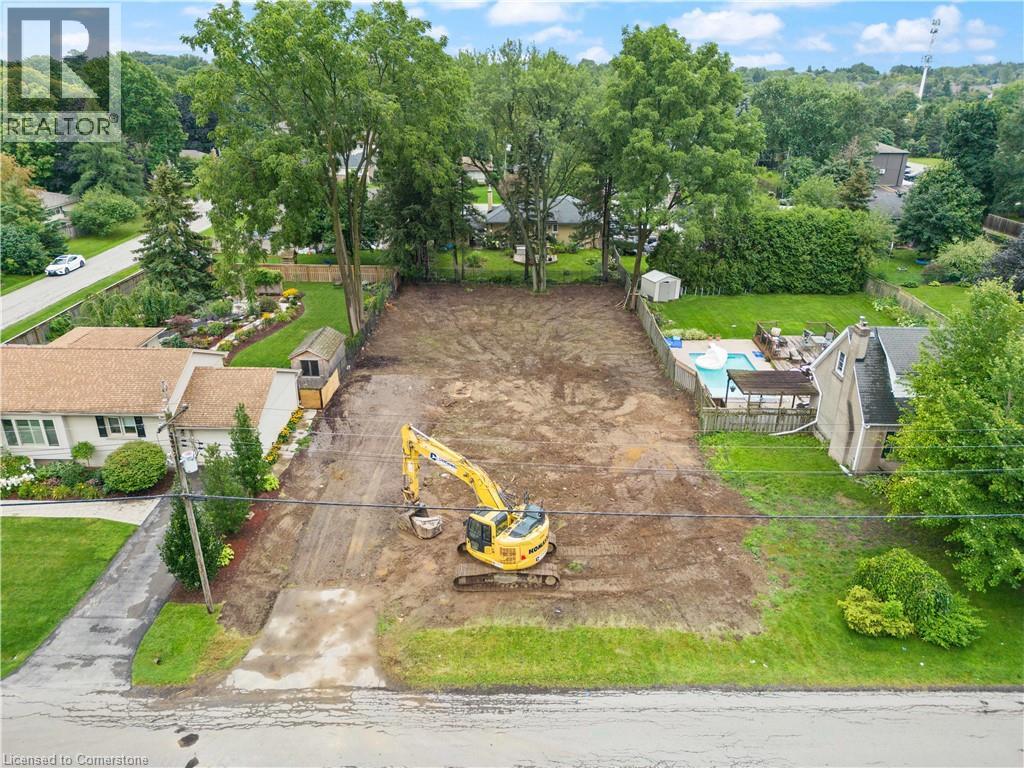 28 Calvin St, Hamilton, ON L9G 2G3