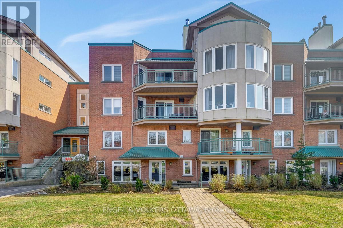 105 Unit 62 Donald St #a, Ottawa, ON K1K 1N2