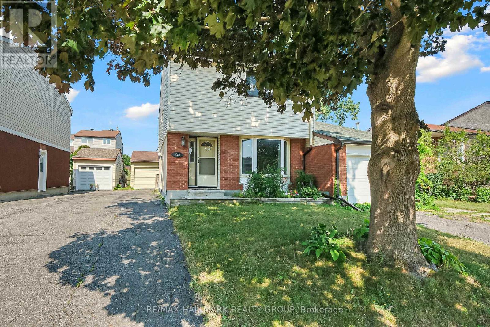 1089 Barwell Ave, Ottawa, ON K2B 8H4