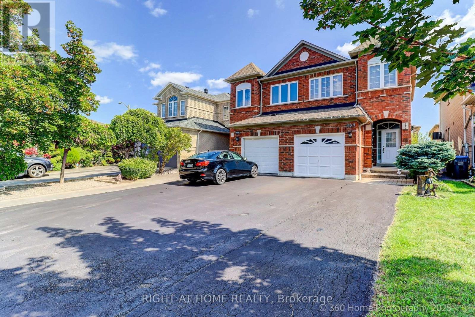 989 Ledbury Cres, Mississauga, ON L5V 2R3