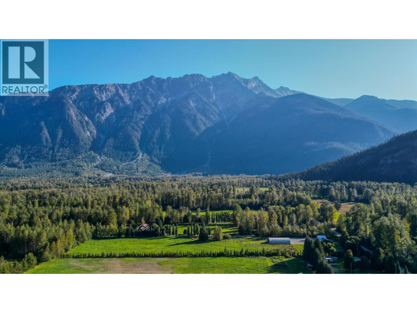 7342 Clover Rd, Pemberton, BC V0N 2L0