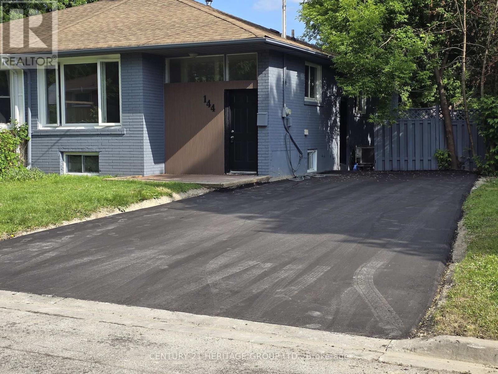 144 Maurice Ct, Newmarket, ON L3Y 2W2