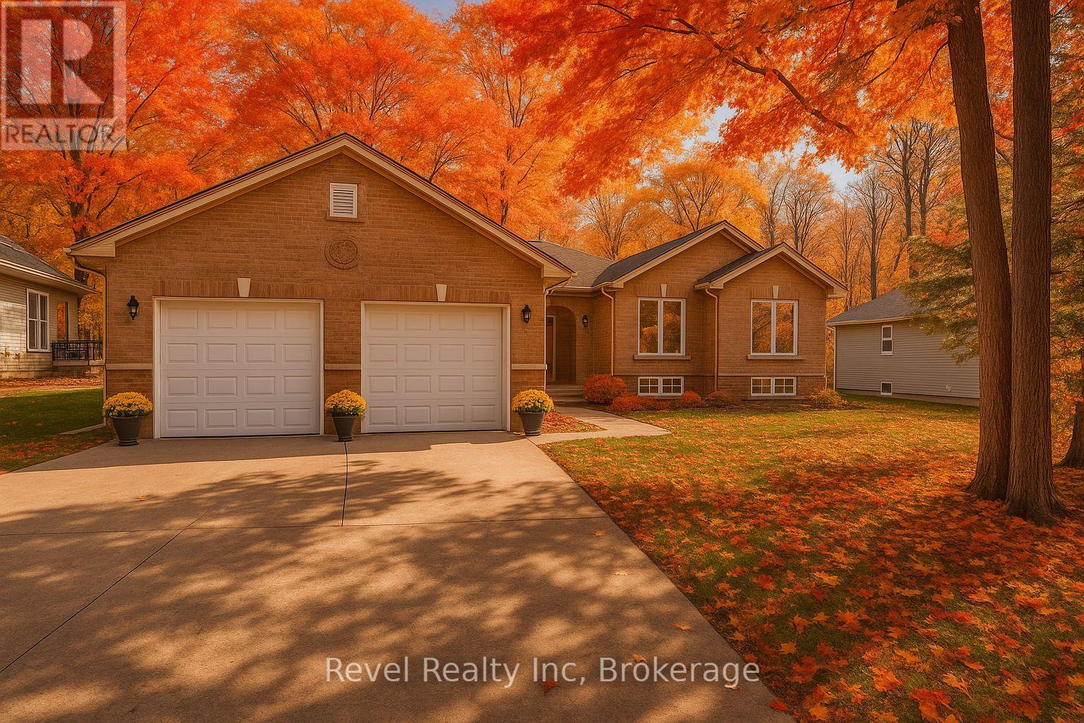 89 Trout Ln, Tiny, ON L9M 0J1