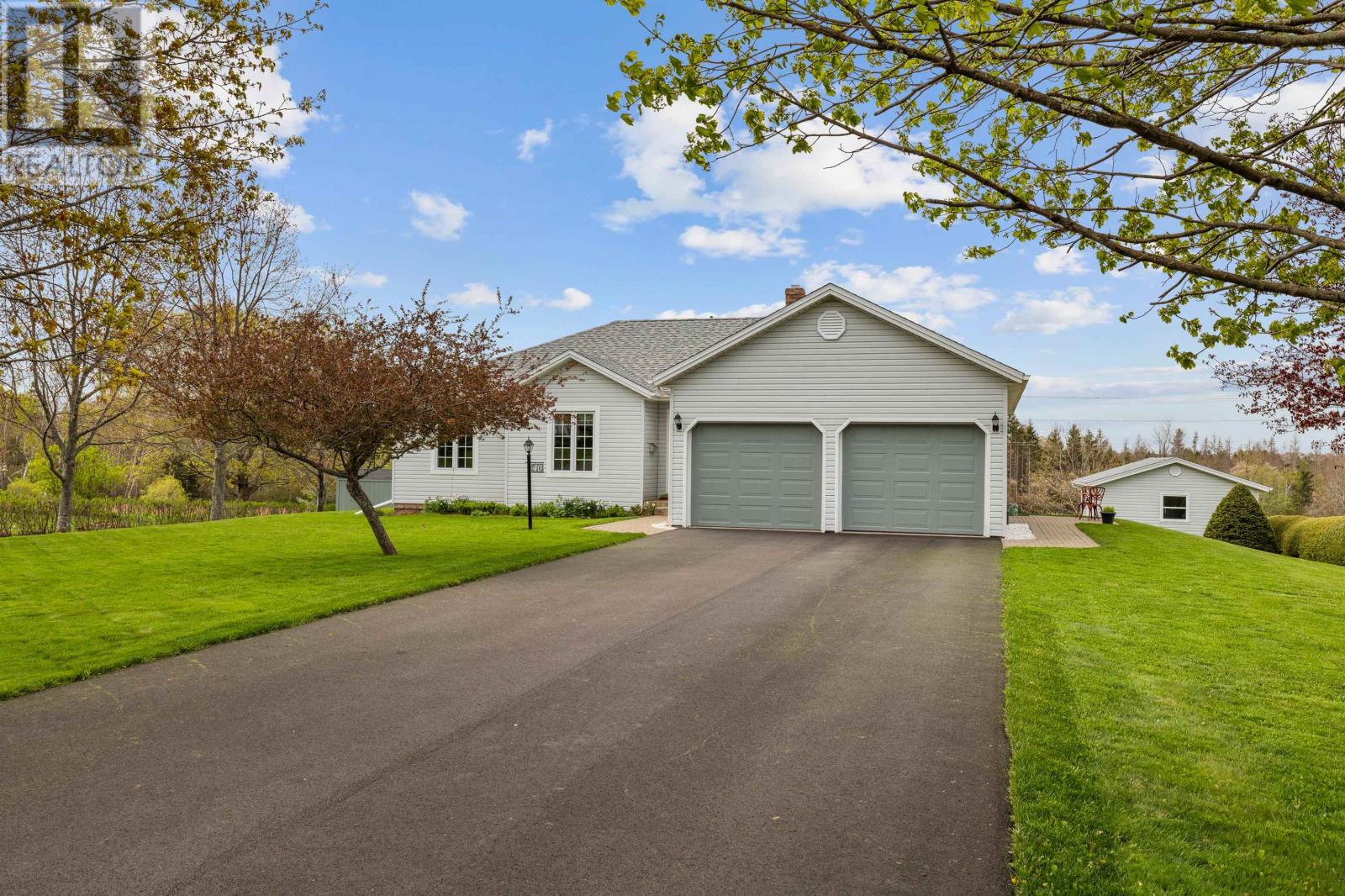 40 Donald Dr, Charlottetown, PE C1E 1Z5