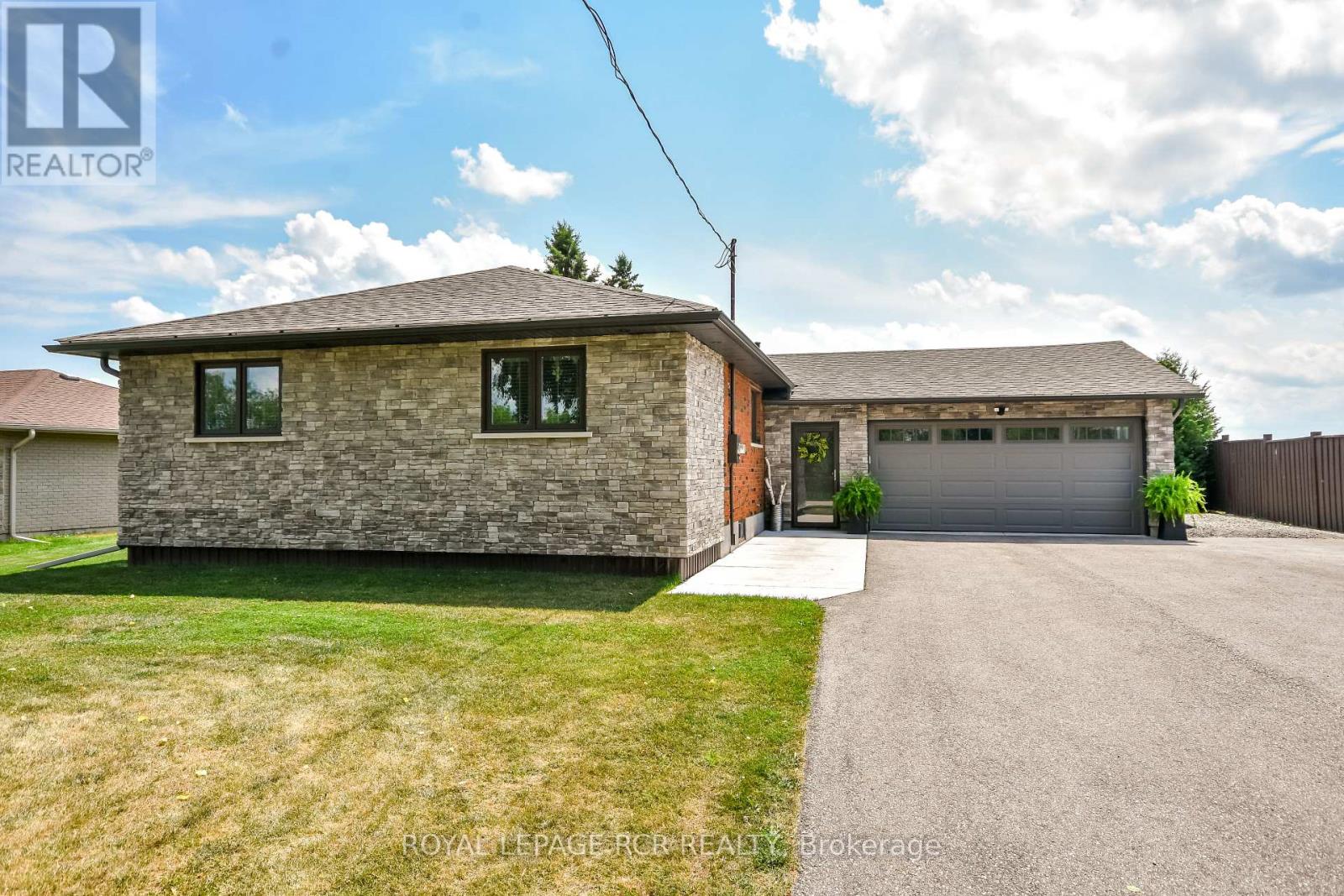 2075 Gilford Rd, Innisfil, ON L0L 1R0