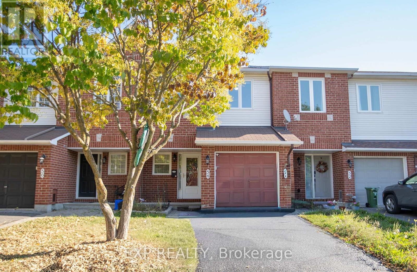 54 Sheppards Glen Ave, Ottawa, ON K2M 2M9