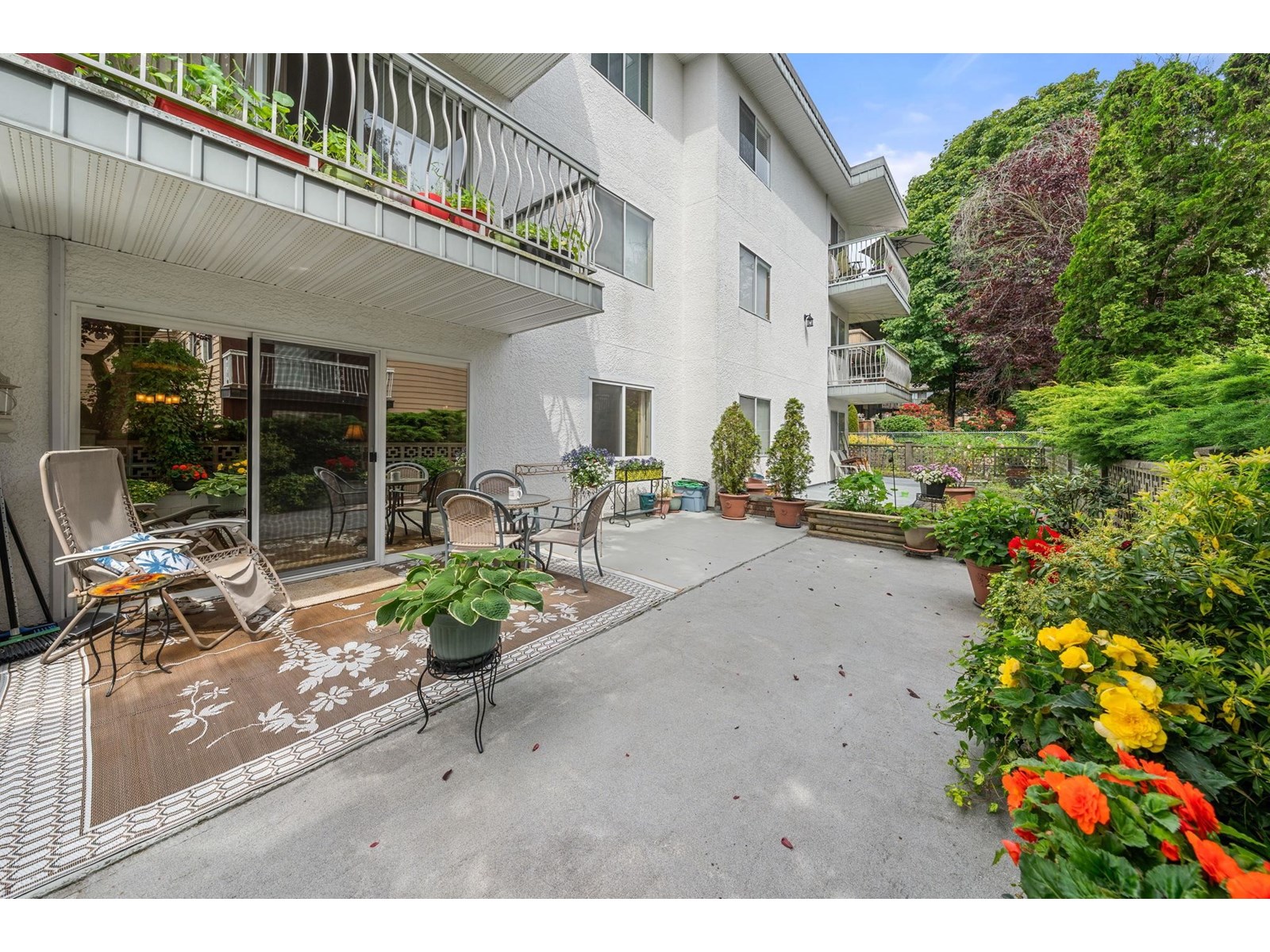1520 Blackwood Street Unit 105, White Rock, BC V4B 3V4