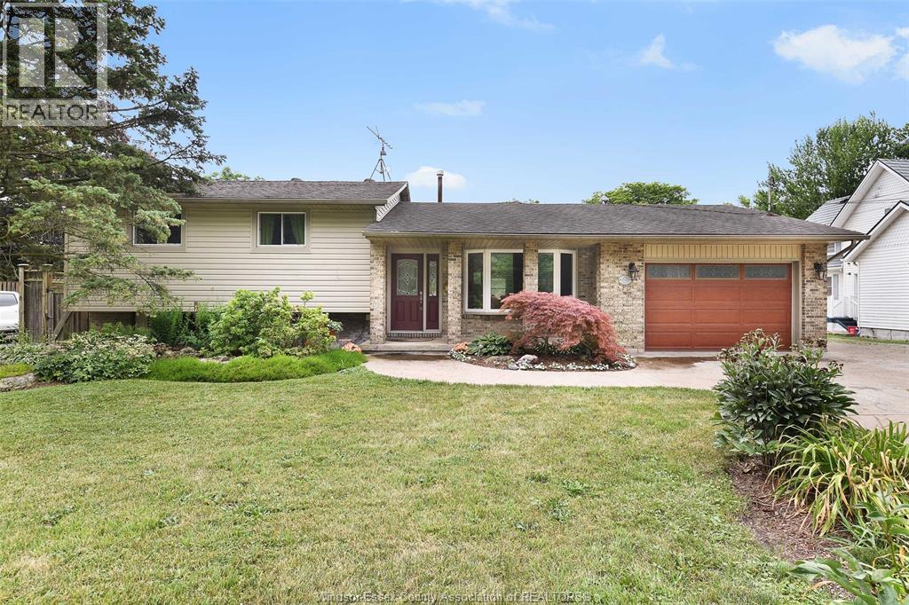 1935 Canard Dr, Lasalle, ON N9J 2S7