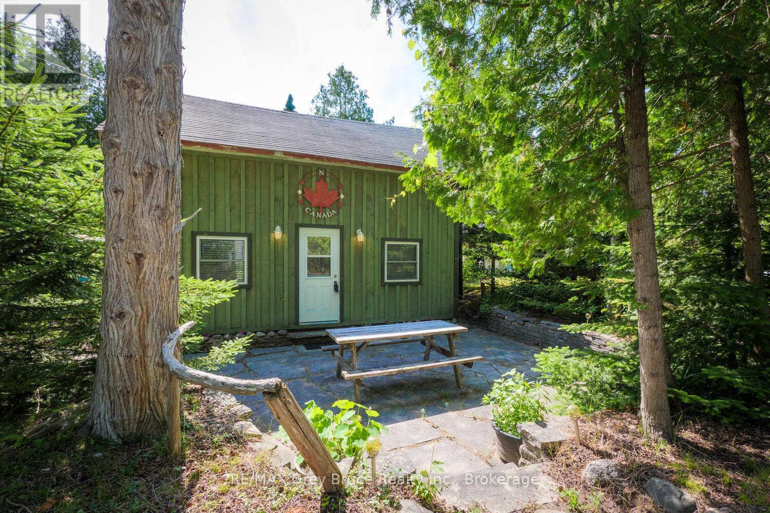 1106 King Edward Ave, South Bruce Peninsula, ON N0H 2G0