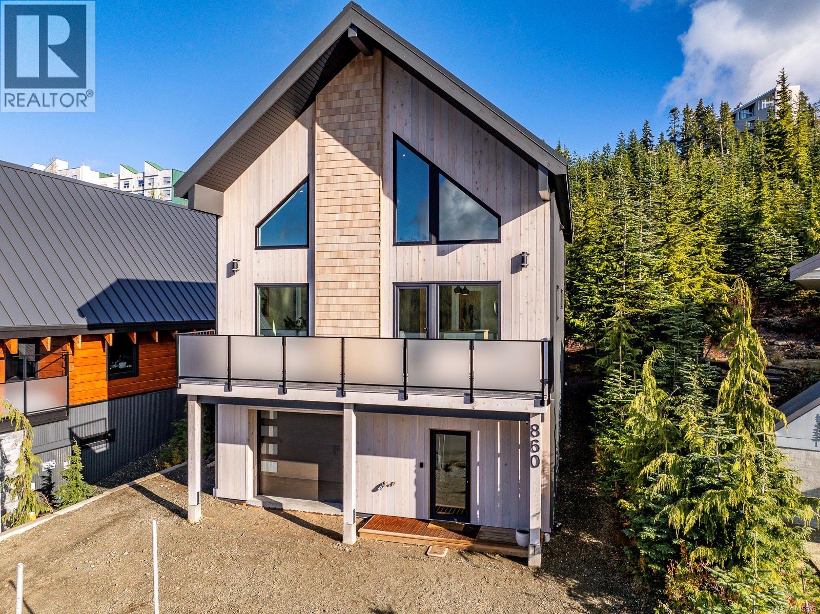 860 Cruikshank Rdg, Courtenay, BC V9J 1L0