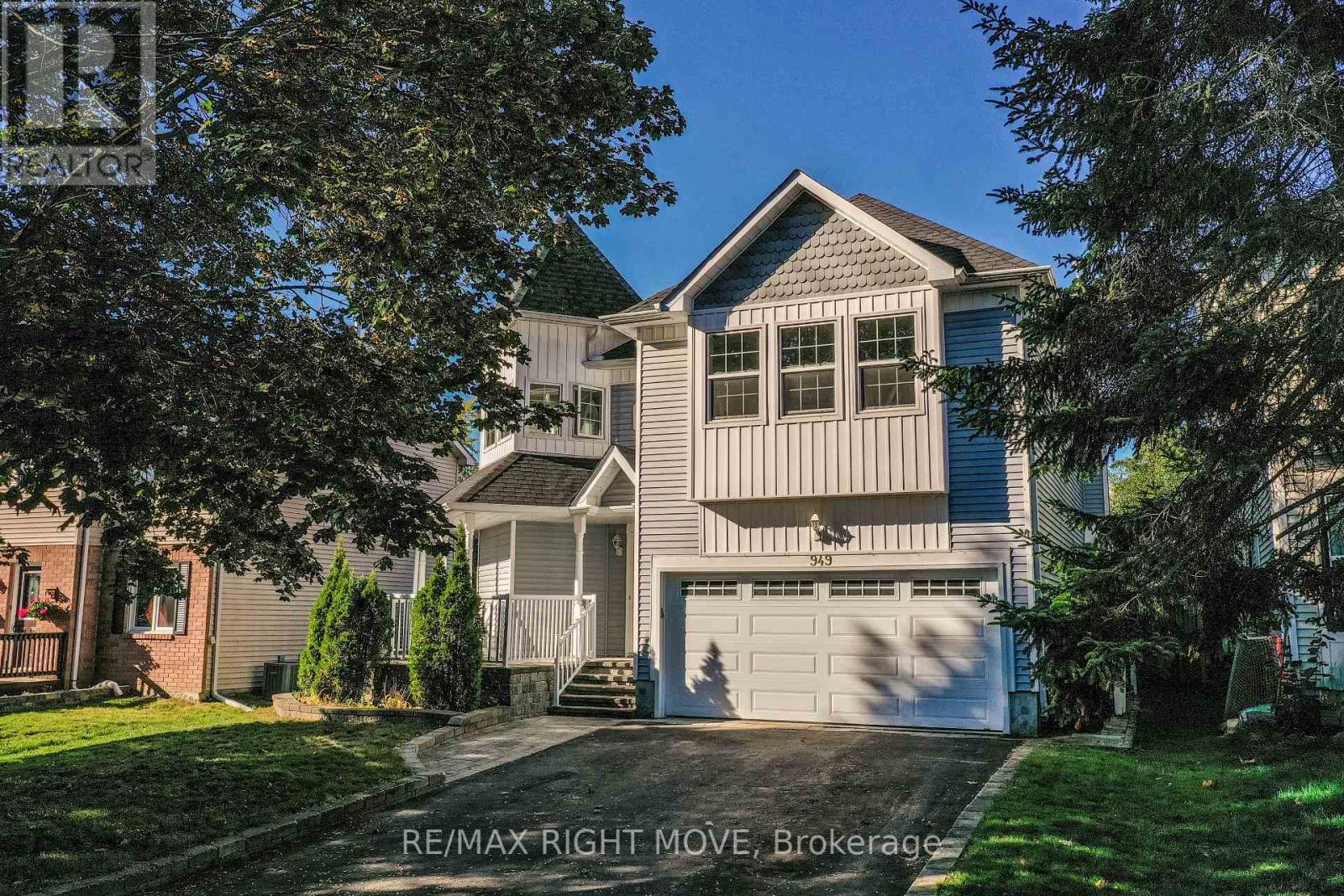 949 Linden St, Innisfil, ON L9S 1W6