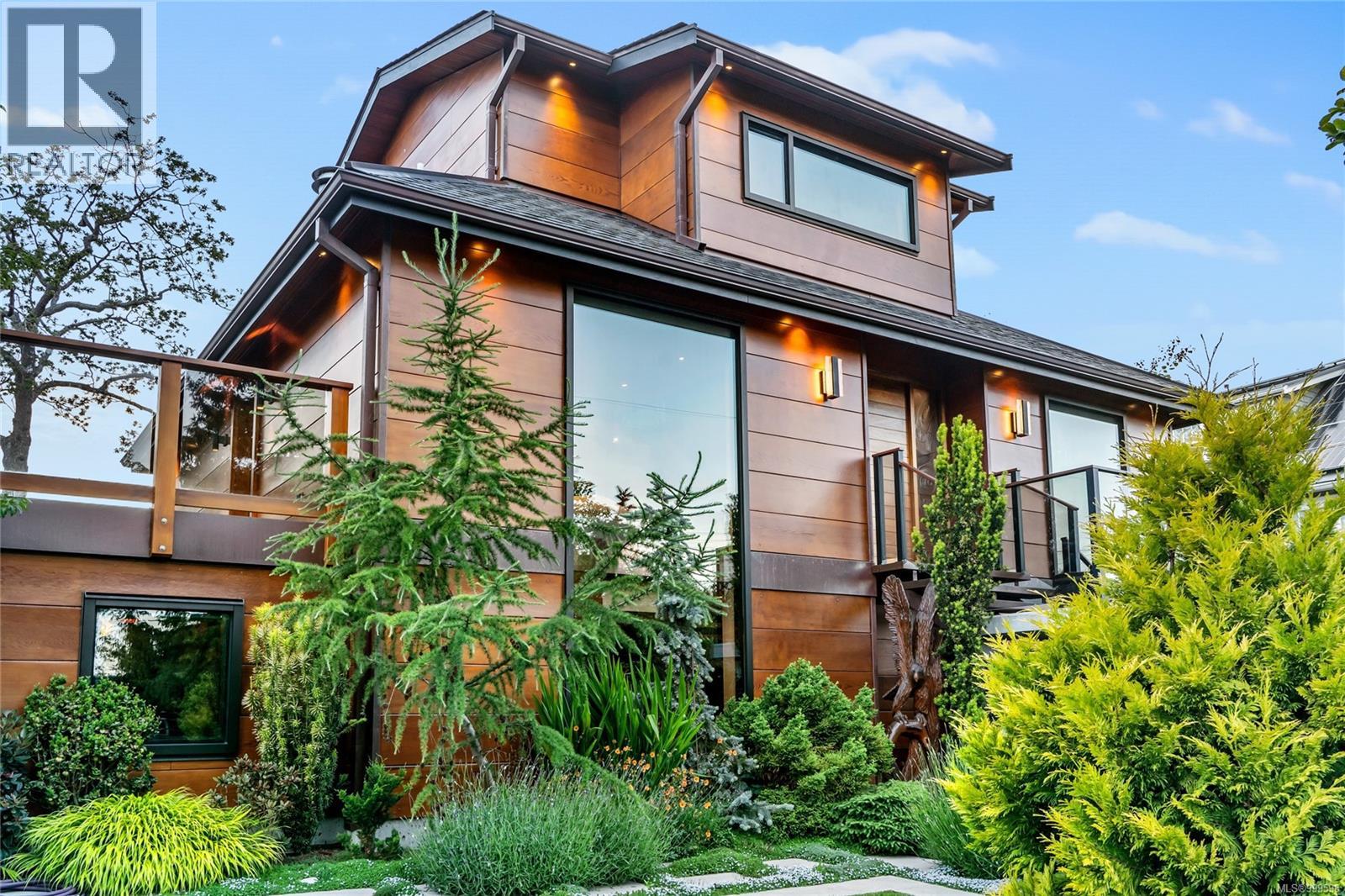 626 Monterey Ave, Oak Bay, BC V8S 4T9