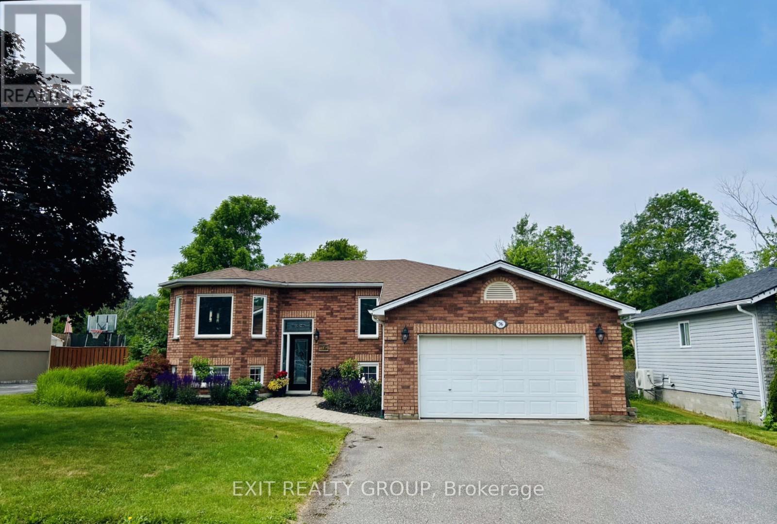 76 John Dillingno St, Tay, ON L0K 2A0