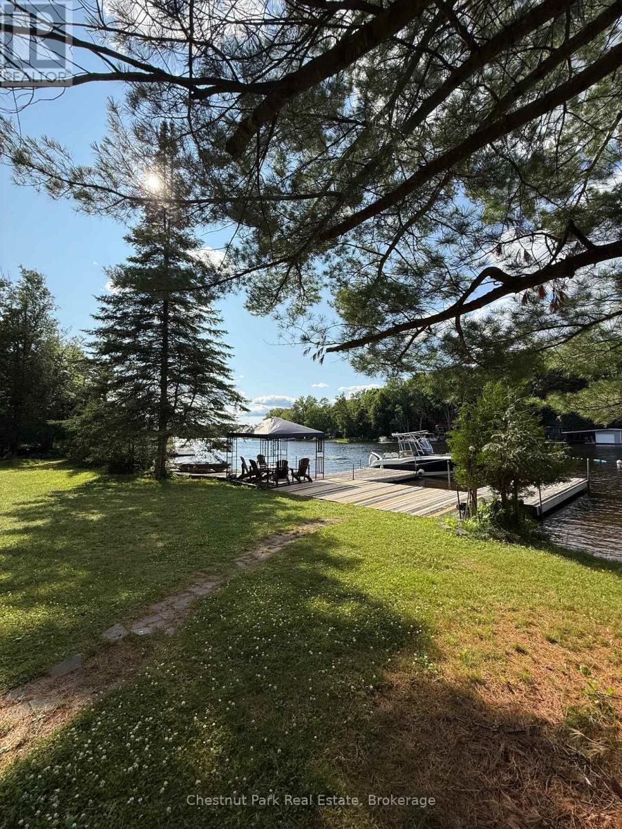 30 Mcvittie Is, Bracebridge Monck Bracebridge, ON P1L 1W4