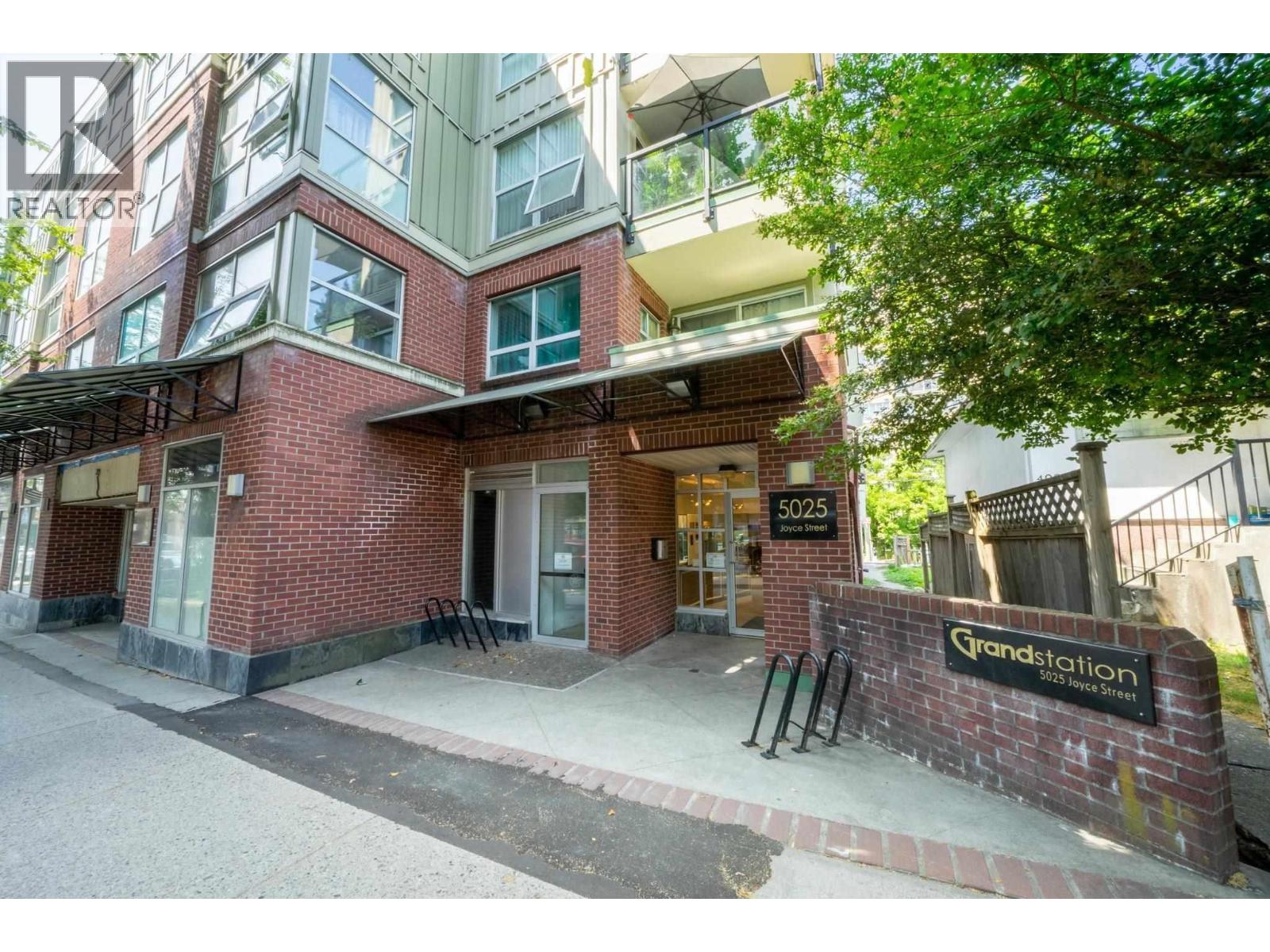 5025 Joyce Street Unit 207, Vancouver, BC V5R 4G7