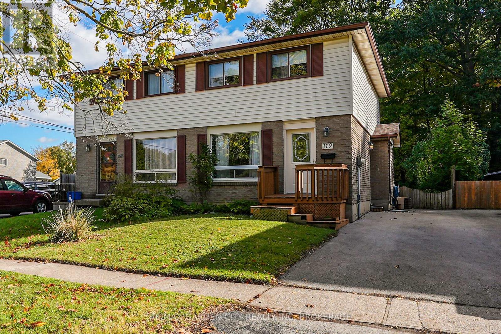 119 Silvan Dr, Welland, ON L3C 6C1