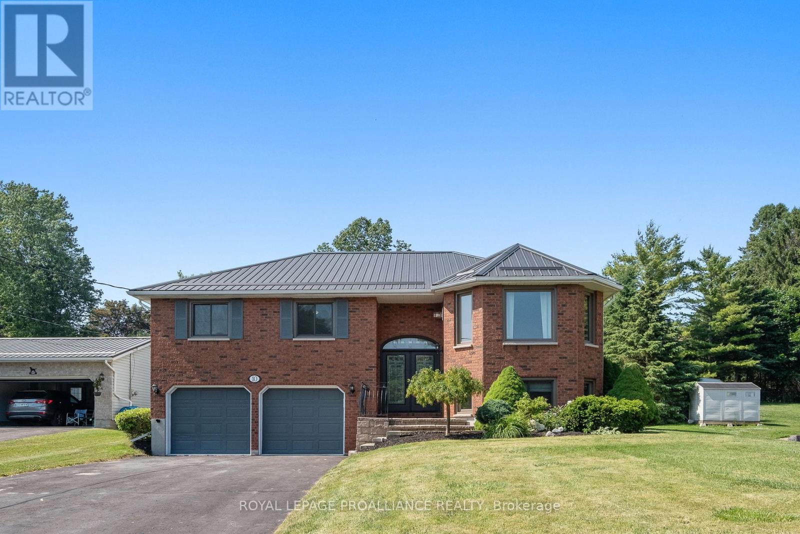 10 Lenore Ave, Hamilton, ON K9A 5M2