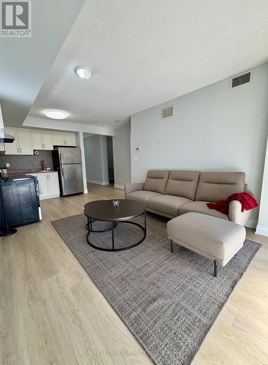 207 2464 Weston Rd, Toronto, ON M9N 0A2
