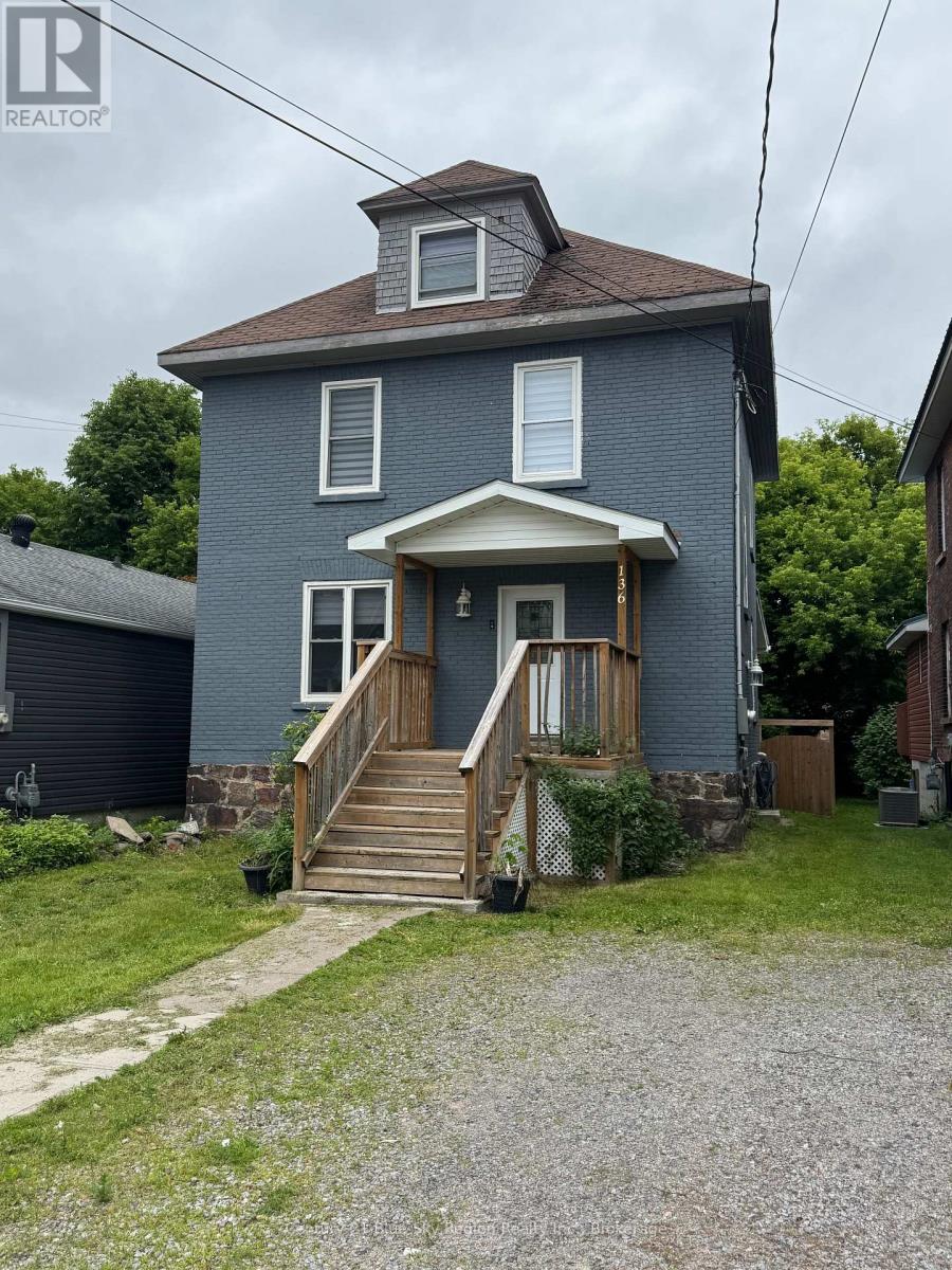 136 Second Ave E, North Bay Central, ON P1B 1L2