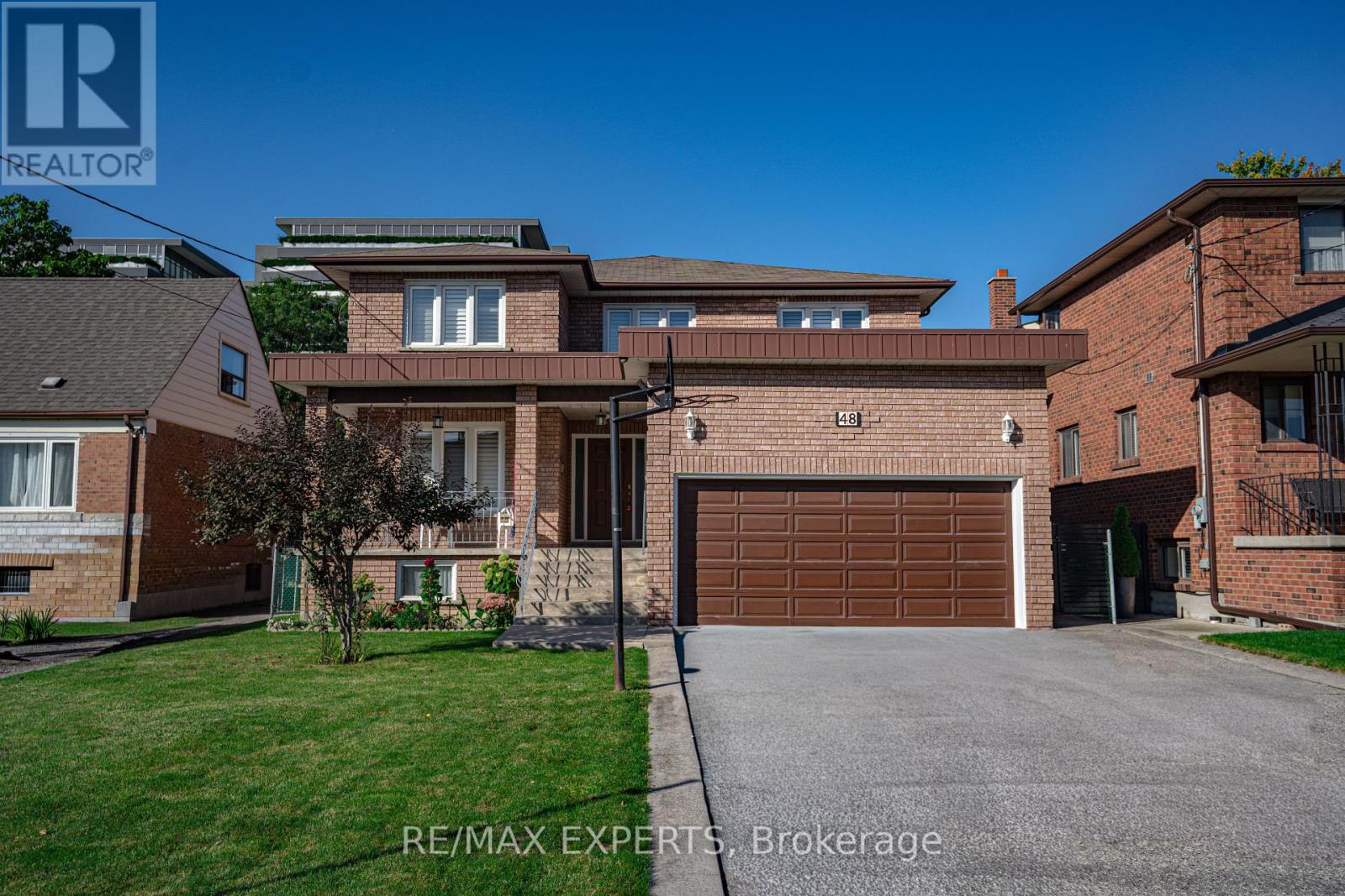 48 Ingleside Dr, Toronto Downsview-roding-cfb, ON M3K 1V1