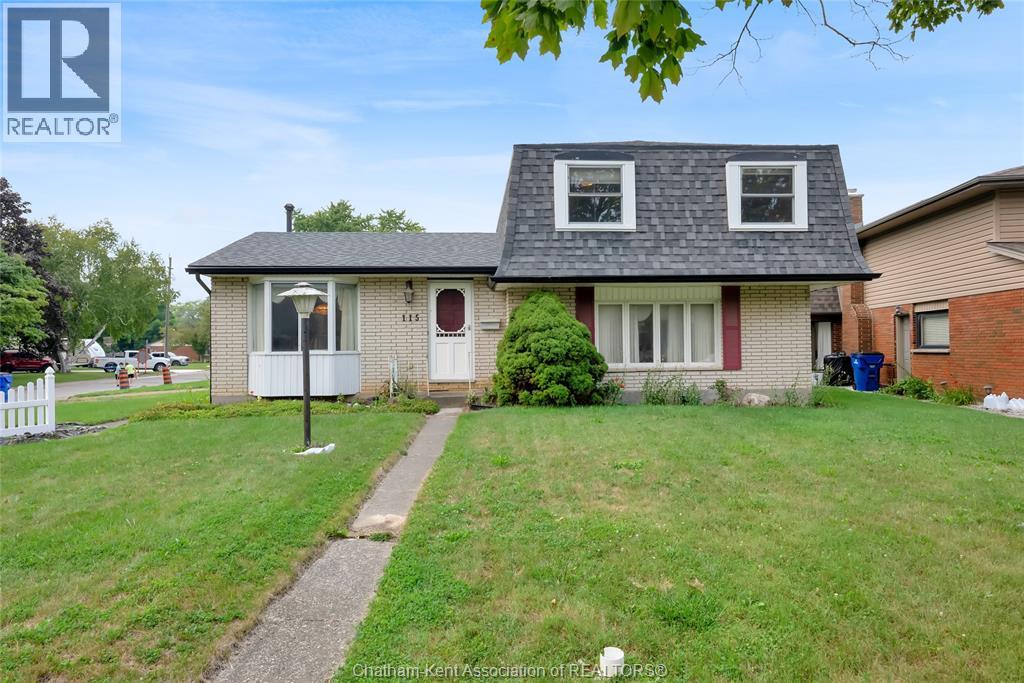 115 Parkwood Dr, Chatham, ON N7M 2B1