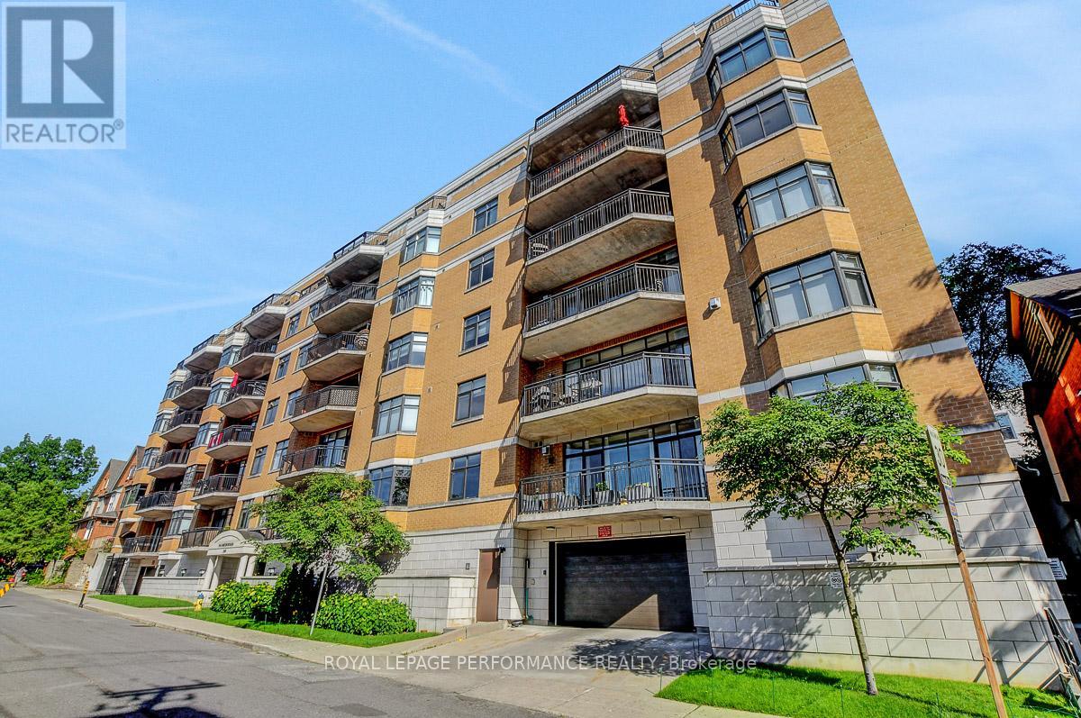 260 Besserer Street #ph 2, Ottawa, ON K1N 1J3