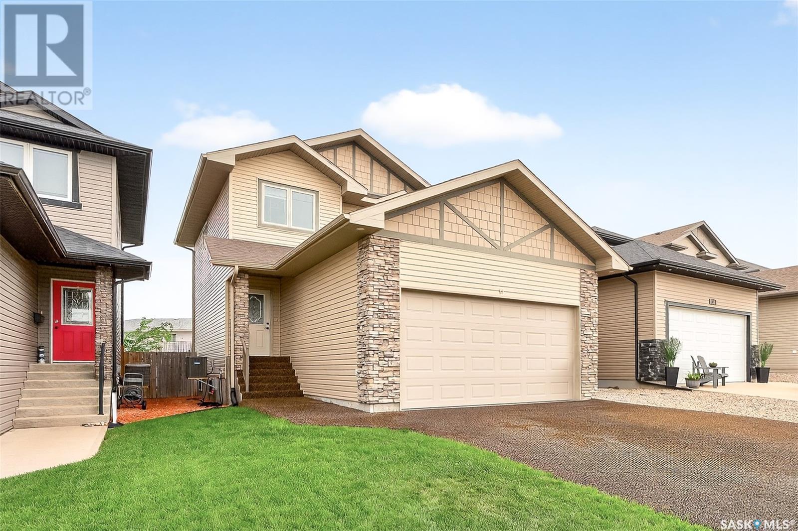 19 Everton Cres SW, Moose Jaw, SK S6K 0A1