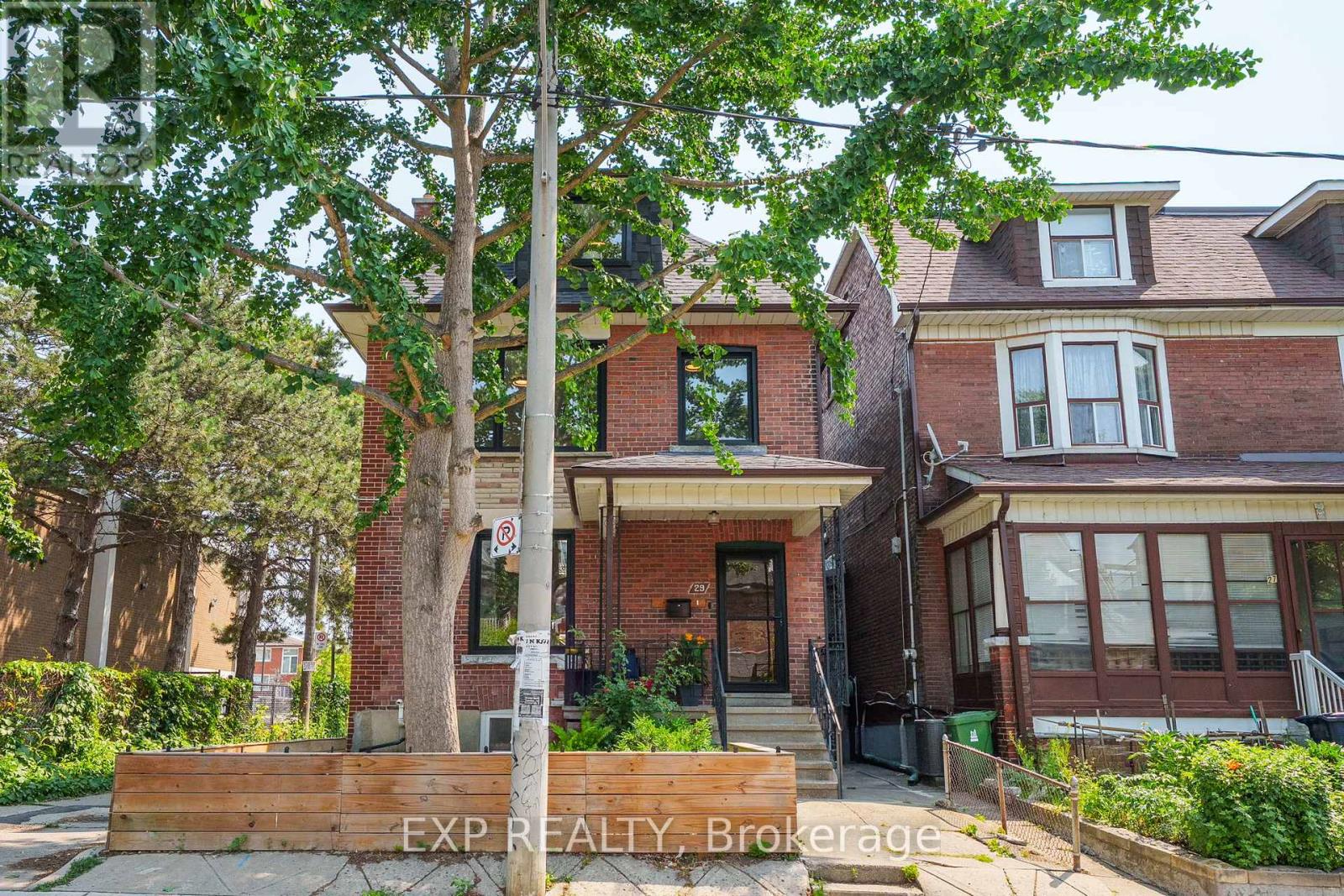 29 Grace St, Toronto, ON M6J 2S4