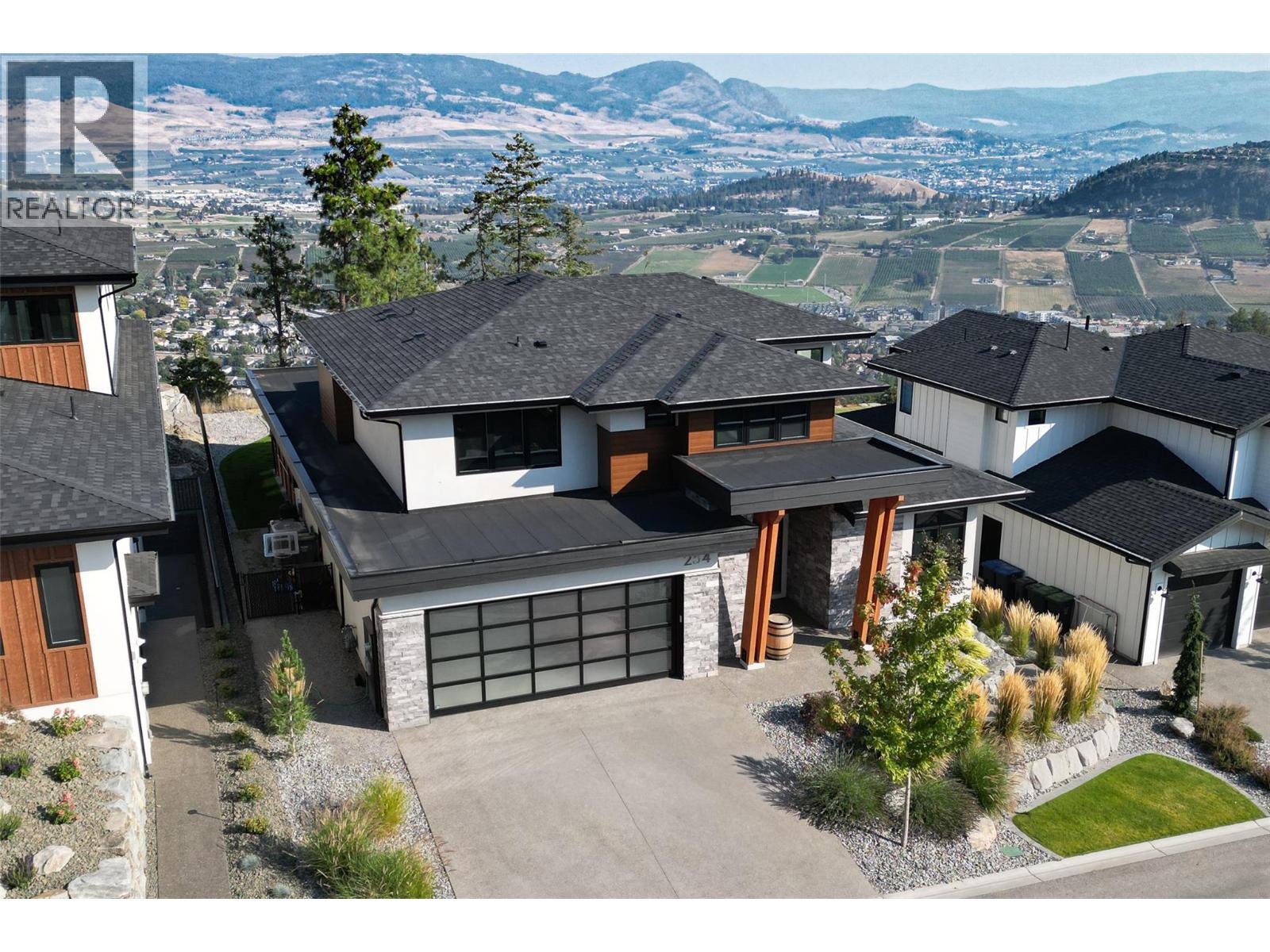 254 Summer Wood Dr, Kelowna, BC V1V 0C9