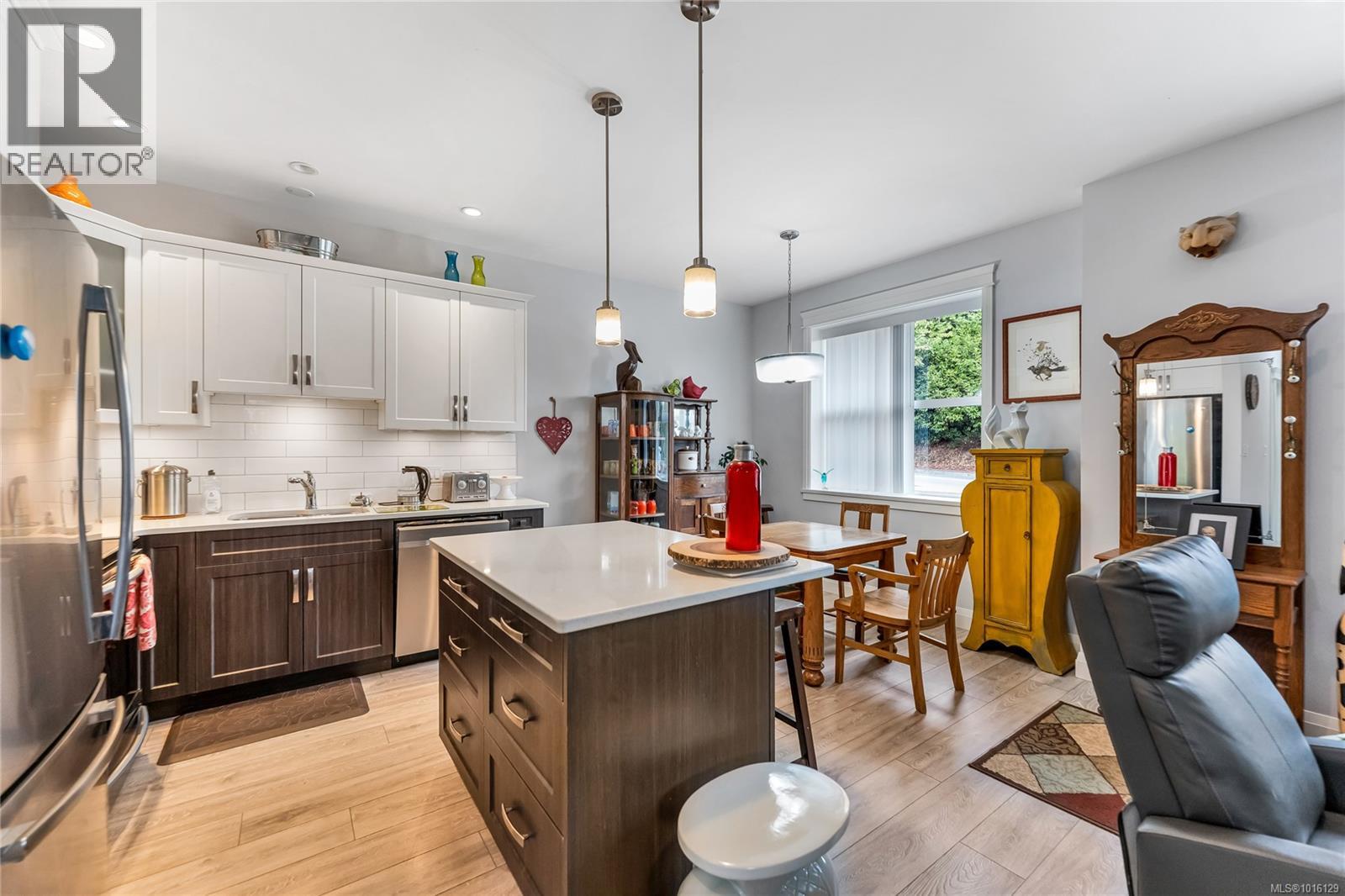 2876 Sherman Rd, Duncan, BC V9L 2B5