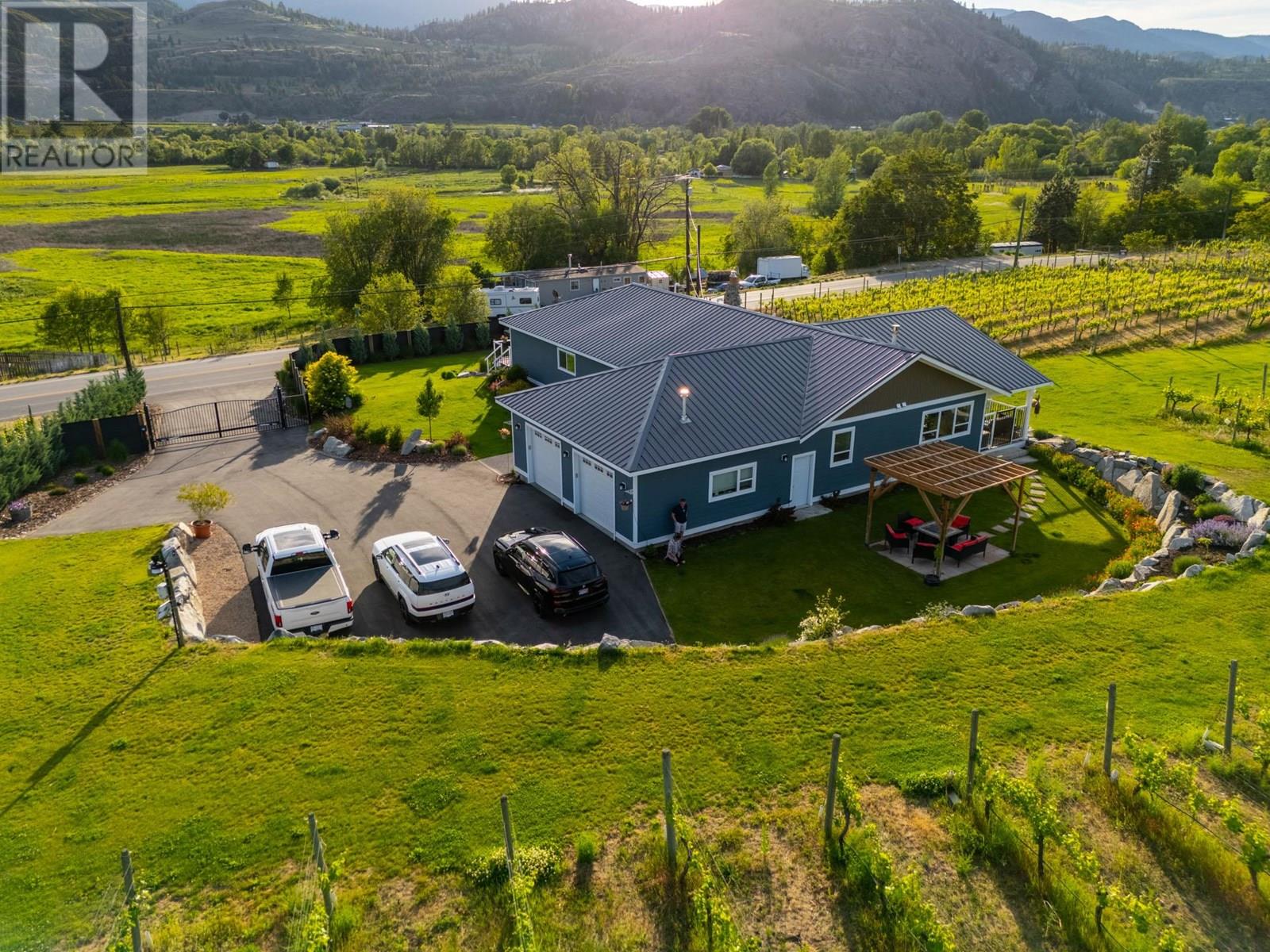 7207 Tucelnuit Dr, Oliver, BC V0H 1T2