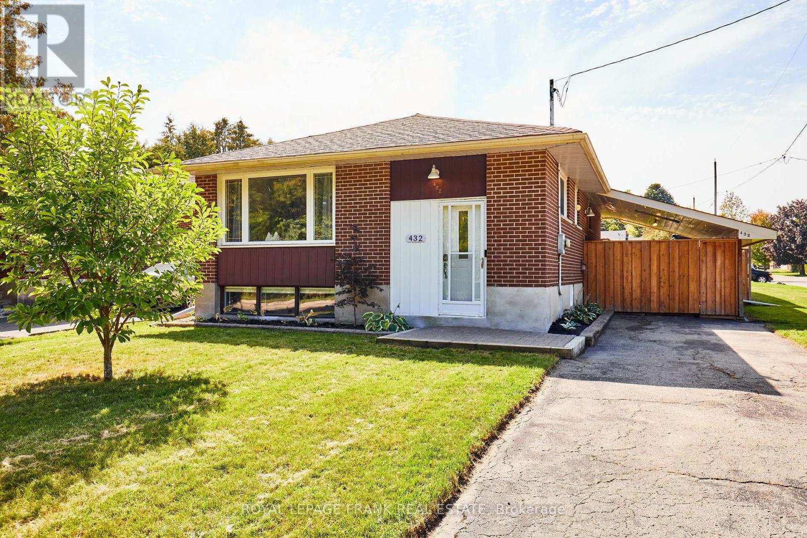 432 Park Rd N, Oshawa, ON L1J 4M5