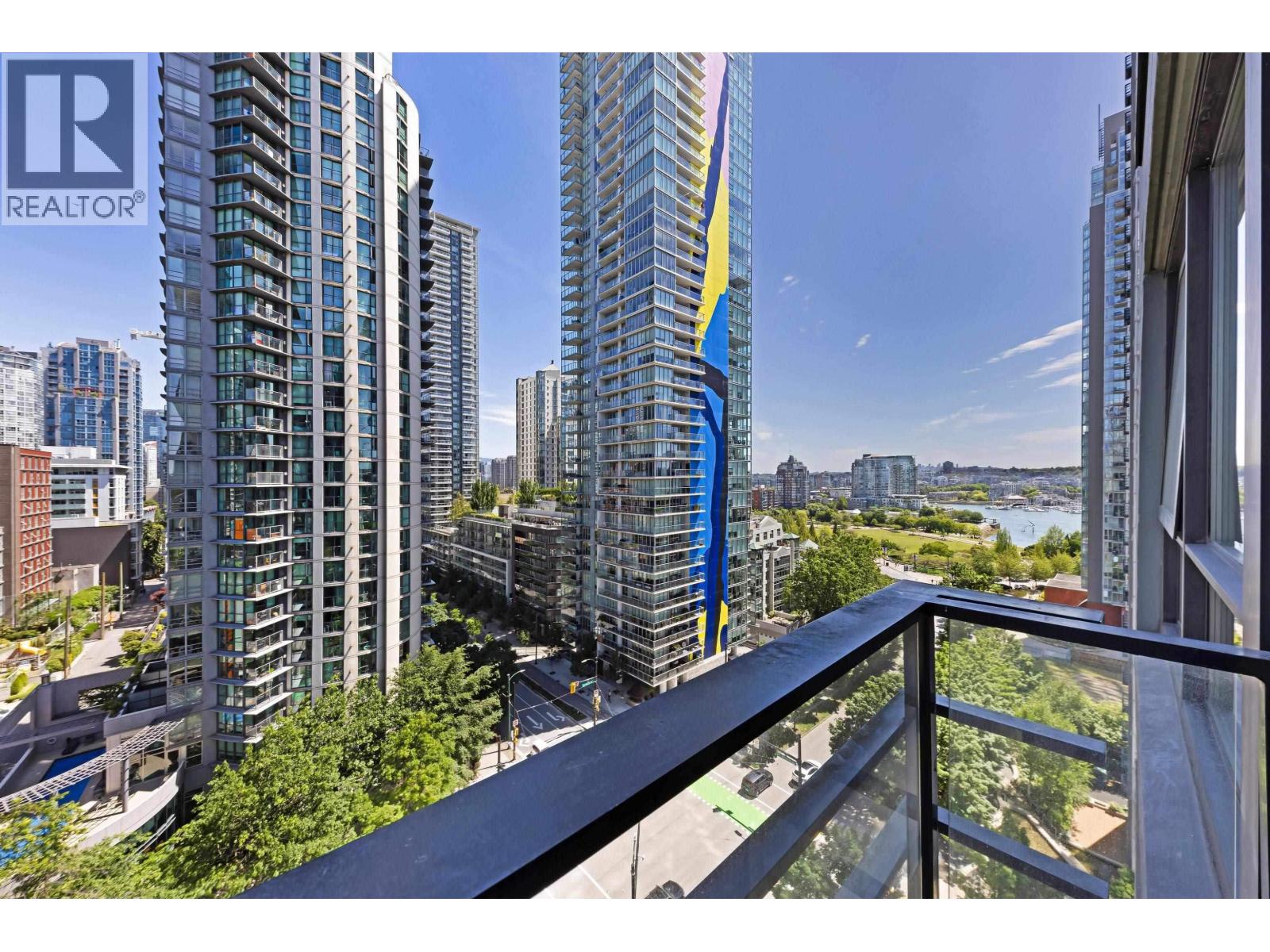 1495 Richard Street Unit 1607, Vancouver, BC V6Z 3E3