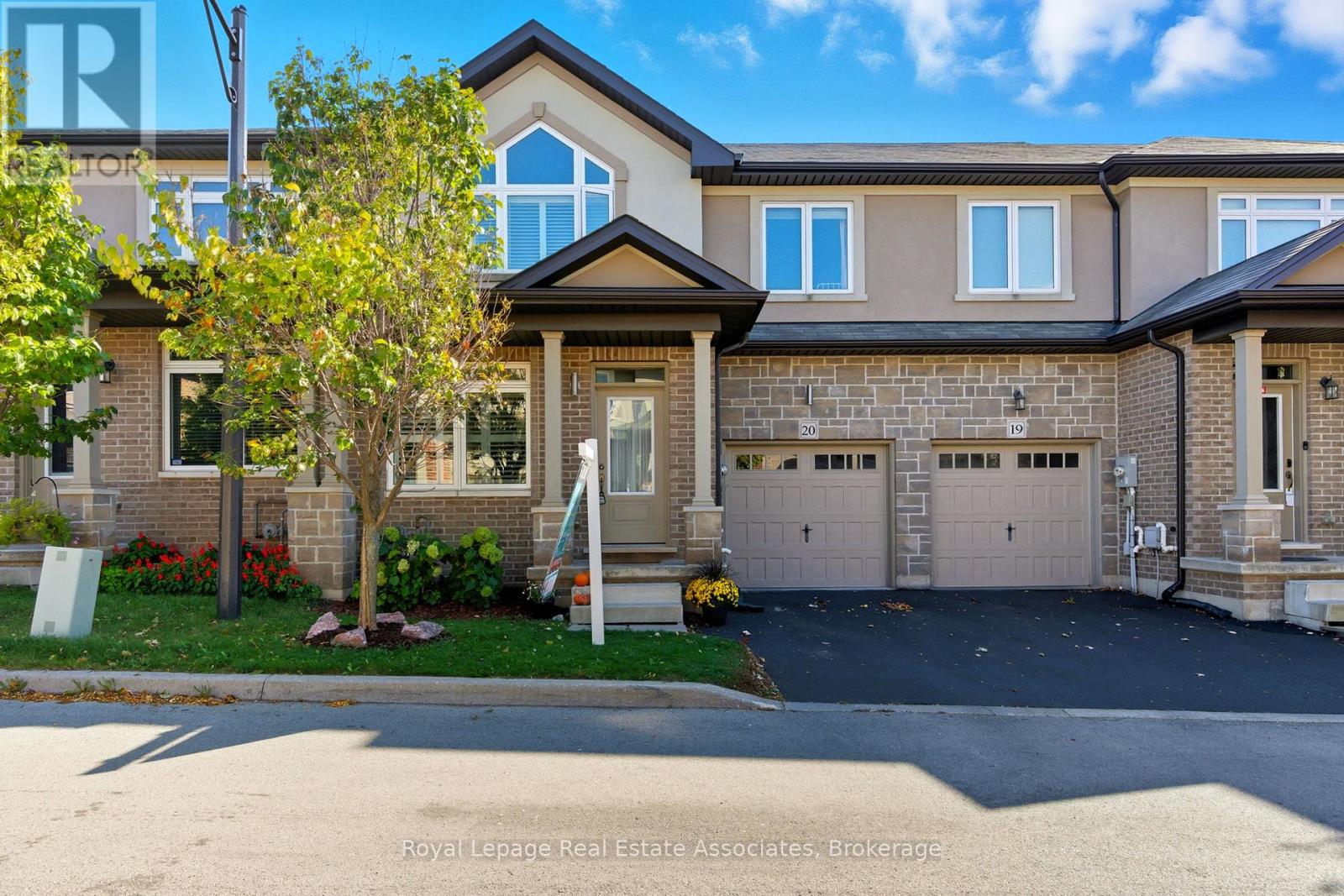 20 421 Kitty Murray Ln, Hamilton, ON L9G 3K9