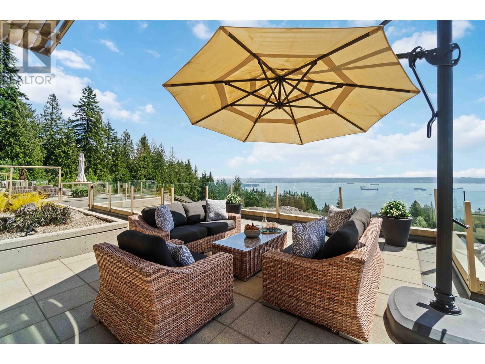 2535 Garden Court Unit 304, West Vancouver, BC V7S 0A1