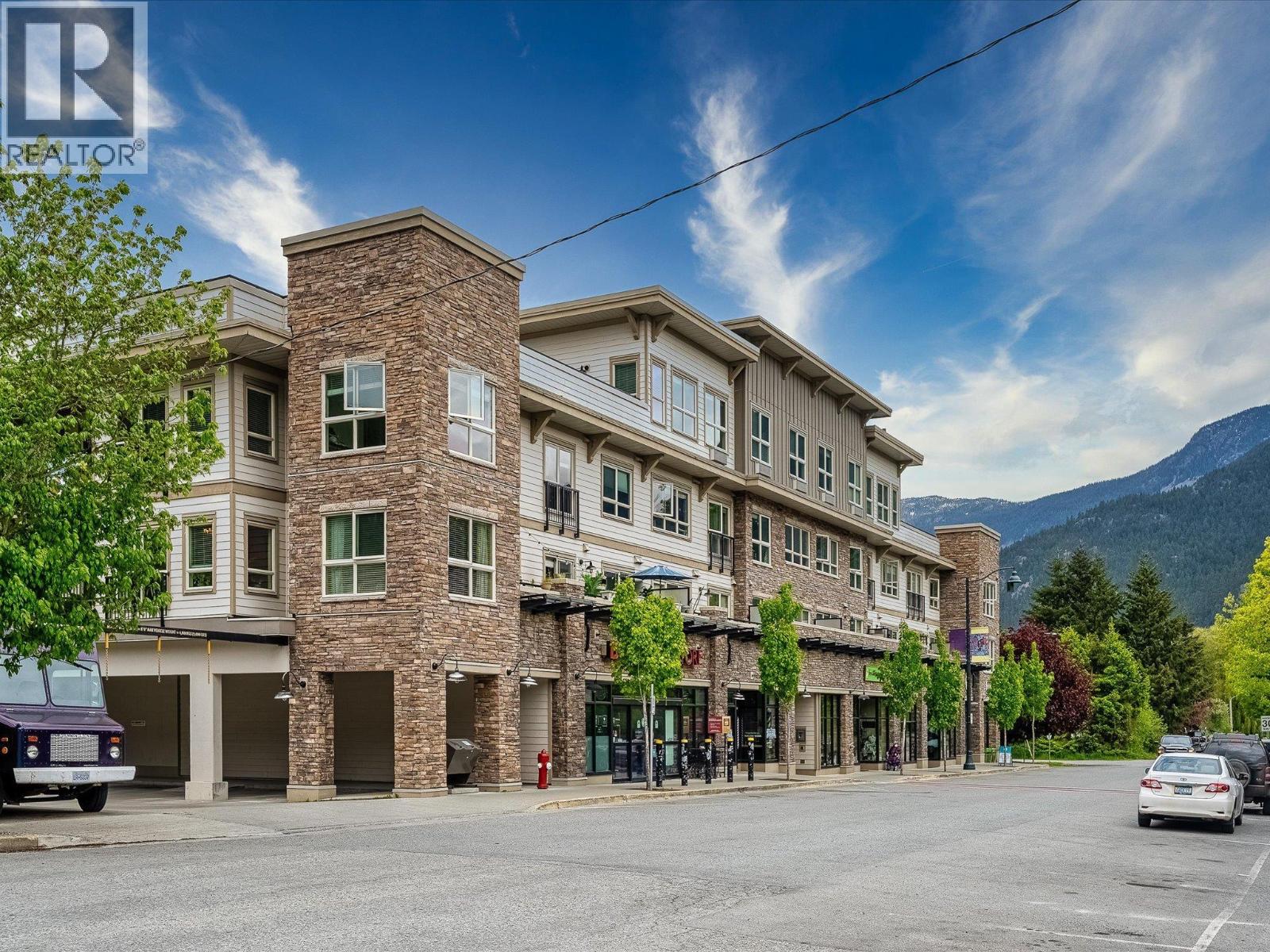 7445 Frontier Street Unit 208, Pemberton, BC V0N 2L1